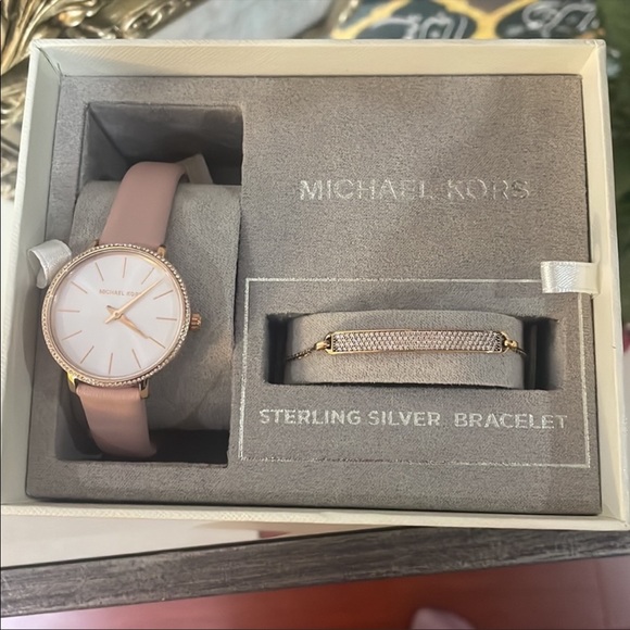 Michael kors watch and bracelet - Picture 4 of 6